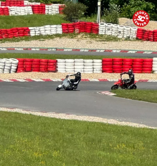 Vespa race
