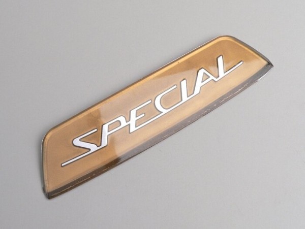 Badge arrière -LAMBRETTA- Special - LIS 150 (05.1965 - 09.1965) - doré