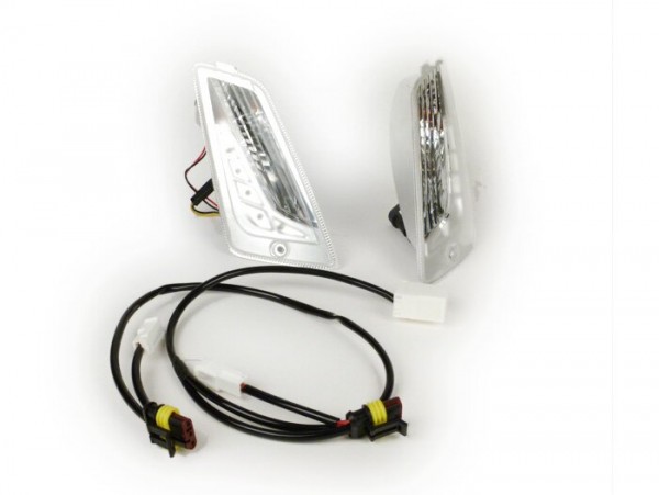Kit conversion clignotants, câblage et ampoules incl. -PIAGGIO Triom, feux de jour à LED (homologation européenne)- Vespa GTS 125-300 (2003-2013) - incolore - cabochon pas strié