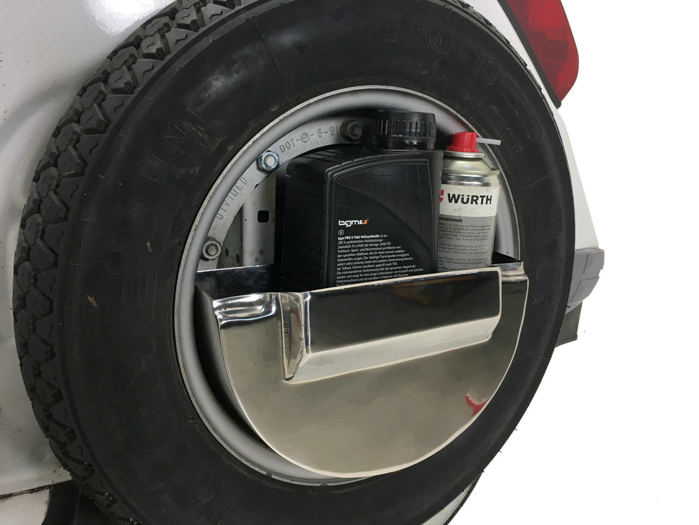 Lambretta CUBBY BOX combiné Boîte à Outils & Support de roue de secours